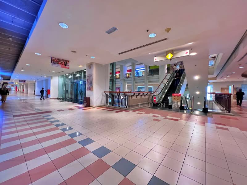 Rumah Niaga untuk Disewa di Berjaya Times Square (KL City Centre) - Steven Tung - Corridor - PropertyGuru.com.my