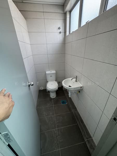 Kilang untuk Disewa di Kota Kemuning (Shah Alam) - Kent Lee Jing Guang - Bathroom - PropertyGuru.com.my