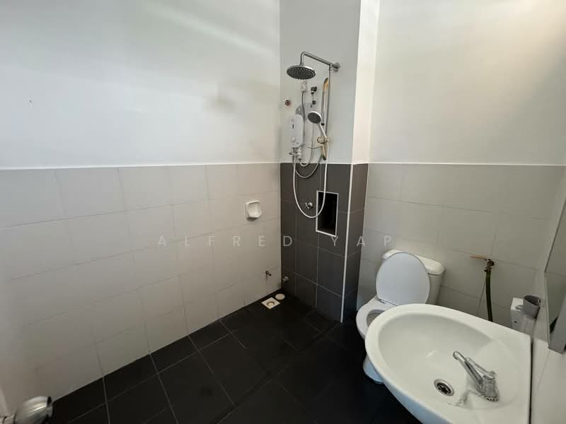 Rumah Teres 2-Tingkat untuk Disewa di Skudai (Johor) - Alfred Yap - Bathroom - PropertyGuru.com.my