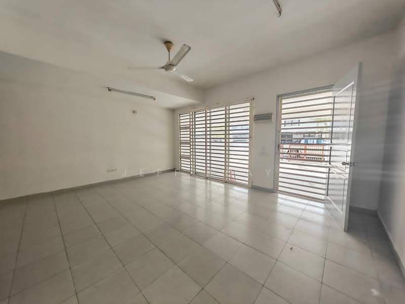 Rumah Teres 2 Tingkat untuk Disewa di Taman Belibis (Simpang Ampat) - Jeff Koay - Living Room - PropertyGuru.com.my
