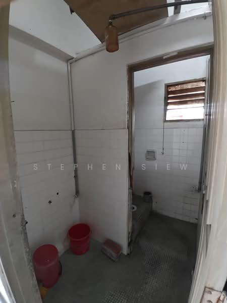 Kedai untuk Dijual di Jelapang (Ipoh) - Stephen Siew - Bathroom - PropertyGuru.com.my