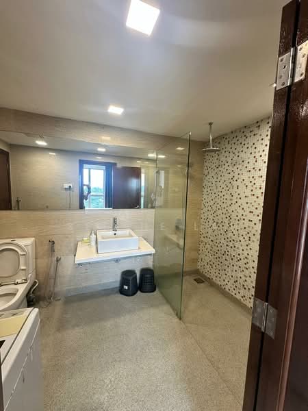 Servis Apartment untuk Disewa di Regalia Residence - Serene Lai - Bathroom - PropertyGuru.com.my