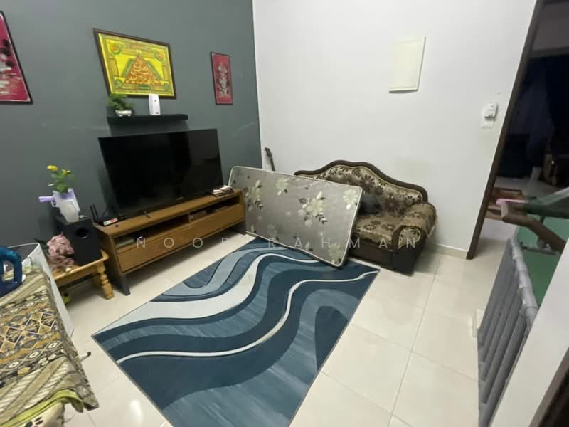 Rumah Teres 2 Tingkat untuk Dijual di Taman Sri Gading (Batu Pahat) - Noor Rahman - Living Room - PropertyGuru.com.my