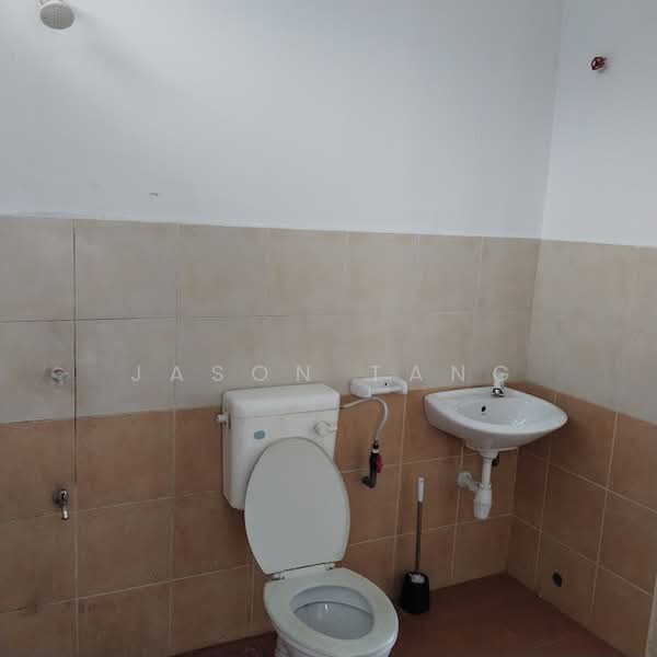 Rumah Teres 2 Tingkat untuk Disewa di Taman Pulai Jaya (Kulai) - Jason Tang - Bathroom - PropertyGuru.com.my
