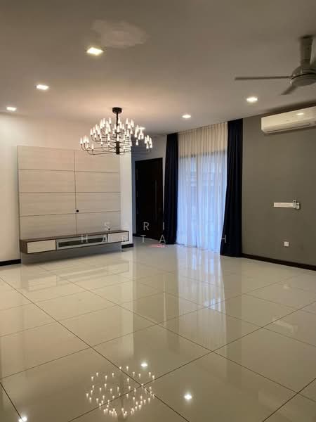 Link Bungalow for Sale in Elmina (Shah Alam) - Sariza Hartanah - Living Room - PropertyGuru.com.my
