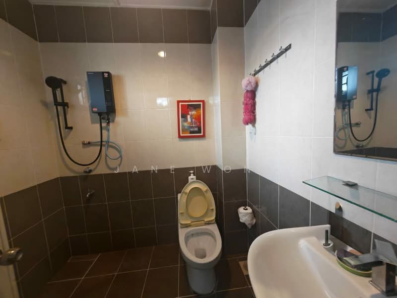 Rumah Teres 2 Tingkat untuk Dijual di SS14 (Subang Jaya) - Jane Wong - Bathroom - PropertyGuru.com.my