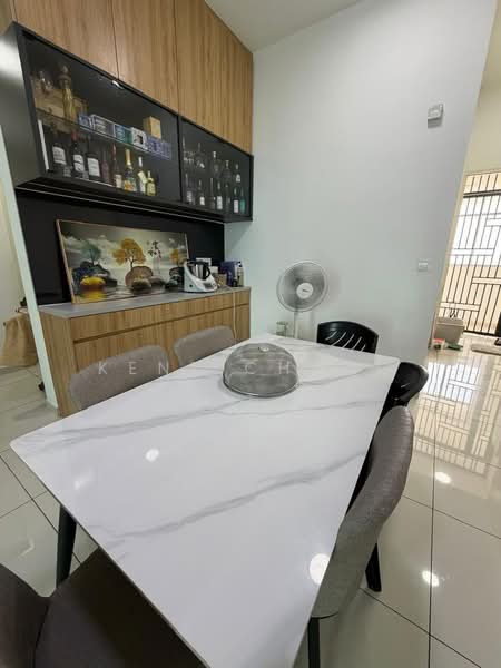 Service Residence for Rent at The Cruise Residence - Kent Chong - Dining Room - PropertyGuru.com.my