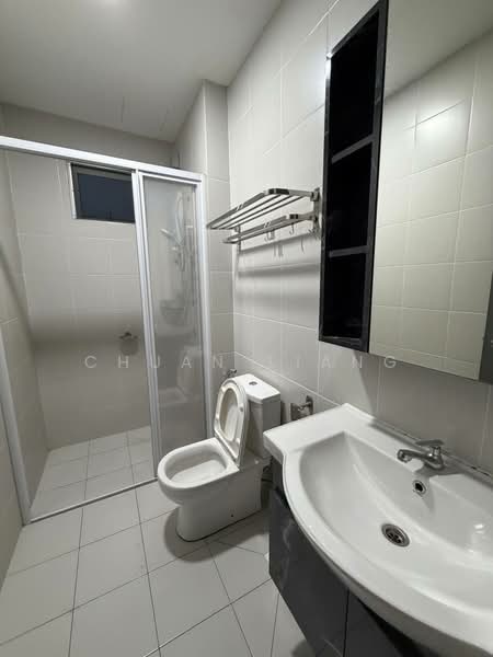 Service Residence for Sale at Meridin Bayvue @ Sierra Perdana - Chuan Liang - Bathroom - PropertyGuru.com.my