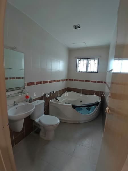 2.5-storey Terraced House for Sale in Panorama Lapangan Perdana (Ipoh) - Stephen Siew - Bathroom - PropertyGuru.com.my