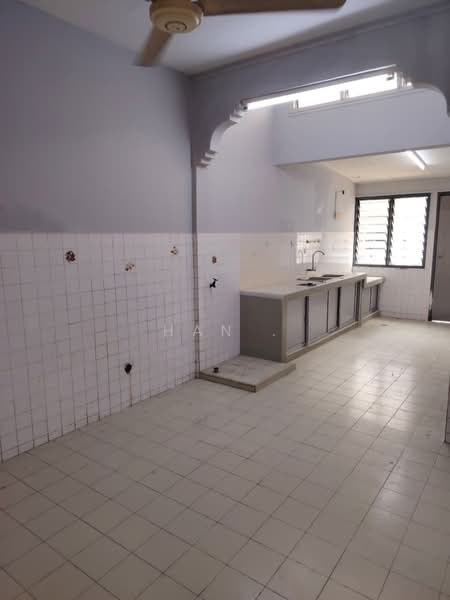 Rumah Teres 2 Tingkat untuk Disewa di Taman Sungai Besi Indah (Seri Kembangan) - Han . - Kitchen - PropertyGuru.com.my