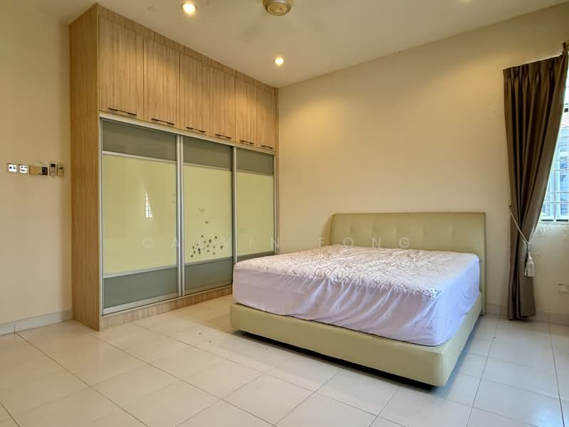Rumah Berkembar untuk Dijual di Perdana Heights (Sungai Petani) - Calvin Fong - Part of master bedroom - PropertyGuru.com.my