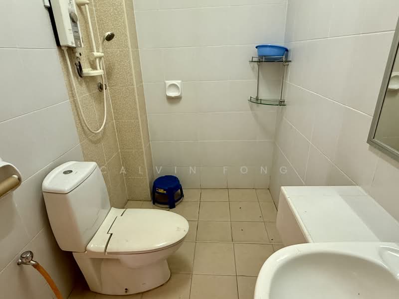 Rumah Berkembar untuk Dijual di Perdana Heights (Sungai Petani) - Calvin Fong - Master bedroom attached bathroom - PropertyGuru.com.my