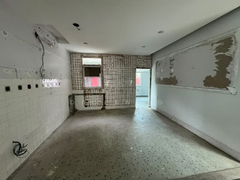 Commercial Bungalow for Rent in Tanjung Tokong (Penang) - Declan Ng - Kitchen - PropertyGuru.com.my