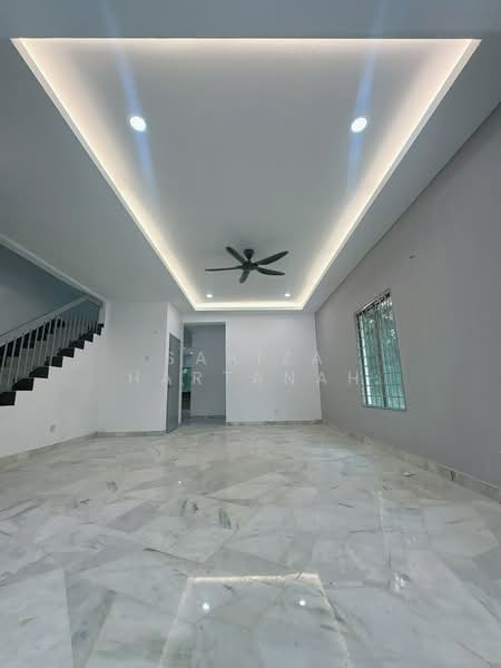 Rumah Teres 2 Tingkat untuk Dijual di Bandar Tasik Puteri (Rawang) - Sariza Hartanah - Living Room - PropertyGuru.com.my