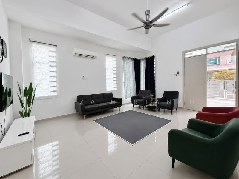 Rumah Berkembar untuk Dijual di Taman Merbok (Bukit Baru) - Sariza Hartanah - Living Room - PropertyGuru.com.my