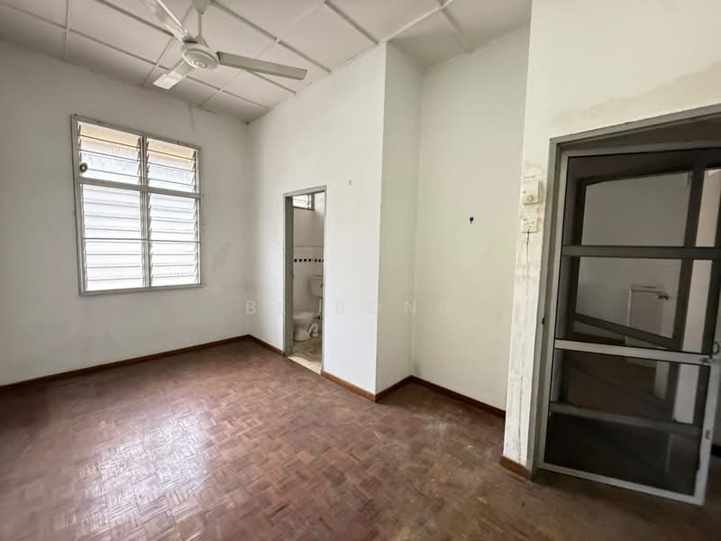 Rumah Teres 2 Tingkat untuk Dijual di Ujong Pasir (Melaka) - BL Bong - PropertyGuru.com.my