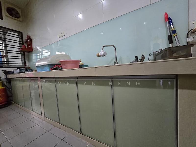 Rumah Kluster untuk Dijual di Taman Gaya (Ulu Tiram) - Evelyn Heng - Kitchen - PropertyGuru.com.my