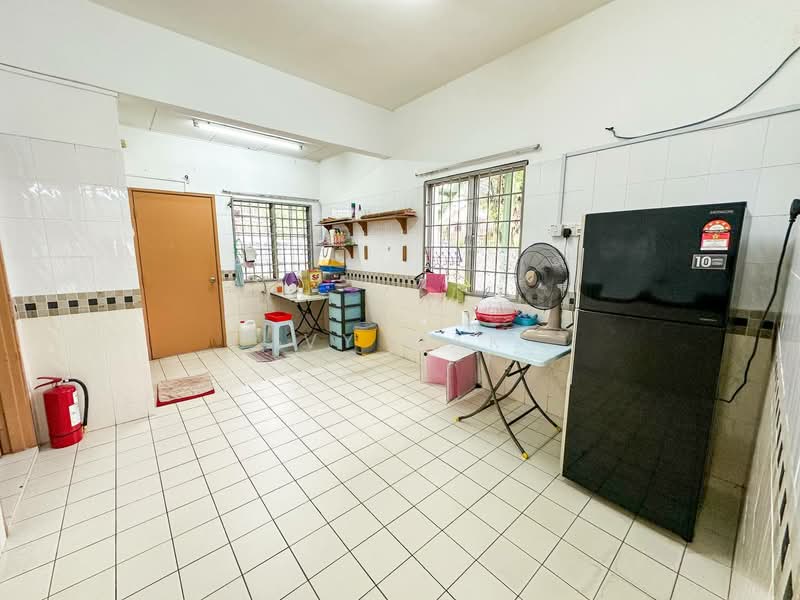 Rumah Teres 2 Tingkat untuk Disewa di Kota Kemuning (Shah Alam) - Ivy Mak - Kitchen - PropertyGuru.com.my
