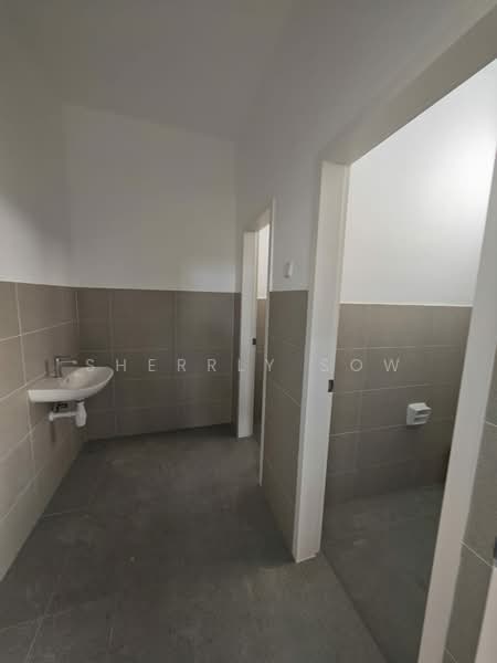 Factory for Sale in Eco Business Park 1 (Johor Bahru) - Sherrly Sow - Bathroom - PropertyGuru.com.my