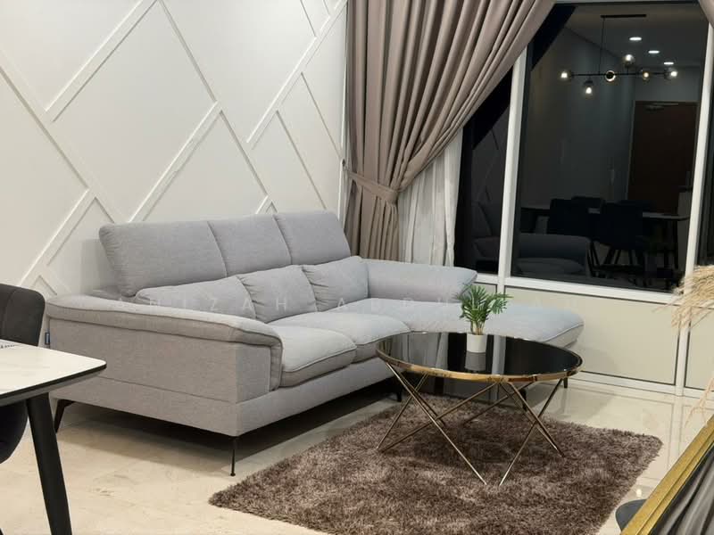 Servis Apartment untuk Disewa di Sky Suites @ KLCC - Anizah Abdullah - Living Room - PropertyGuru.com.my