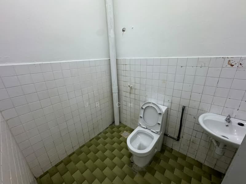 2-storey Terraced House for Sale in Kepong (Kuala Lumpur) - JR Chia - Bathroom - PropertyGuru.com.my