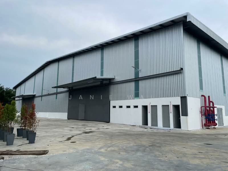 Kilang untuk Disewa di Kampung Teluk Mengkuang (Telok Panglima Garang) - Janie Wai - Exterior - PropertyGuru.com.my