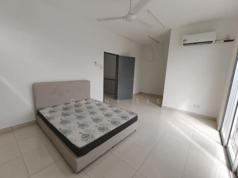 Rumah Kluster untuk Disewa di Taman Lagenda Putra (Kulai) - Danny See - Bedroom - PropertyGuru.com.my