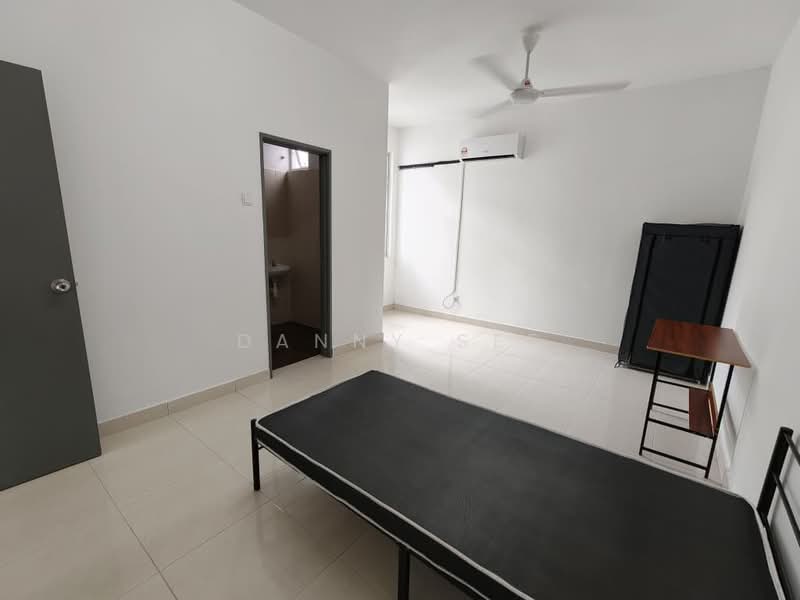 Rumah Kluster untuk Disewa di Taman Lagenda Putra (Kulai) - Danny See - Bedroom - PropertyGuru.com.my