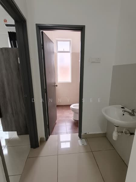 Rumah Kluster untuk Disewa di Taman Lagenda Putra (Kulai) - Danny See - Bathroom - PropertyGuru.com.my