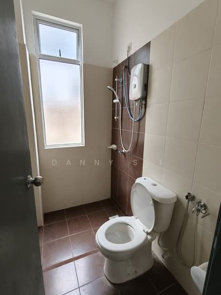 Rumah Kluster untuk Disewa di Taman Lagenda Putra (Kulai) - Danny See - Bathroom - PropertyGuru.com.my