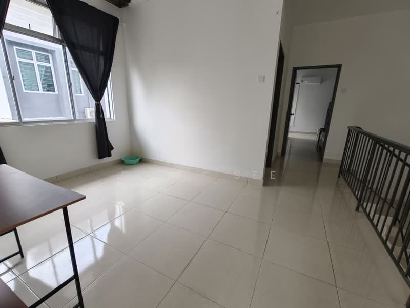 Rumah Kluster untuk Disewa di Taman Lagenda Putra (Kulai) - Danny See - Corridor - PropertyGuru.com.my