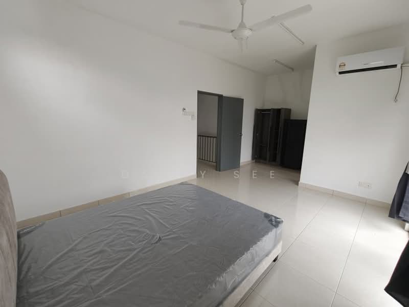 Rumah Kluster untuk Disewa di Taman Lagenda Putra (Kulai) - Danny See - Bedroom - PropertyGuru.com.my