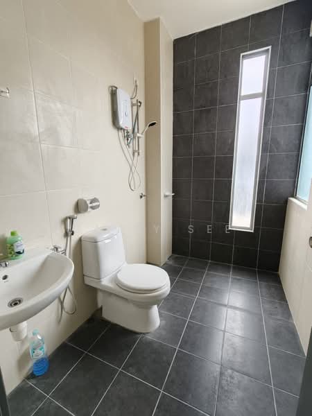 Rumah Kluster untuk Disewa di Taman Lagenda Putra (Kulai) - Danny See - Bathroom - PropertyGuru.com.my