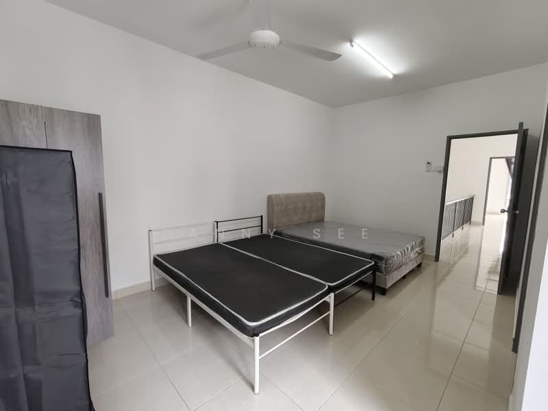Rumah Kluster untuk Disewa di Taman Lagenda Putra (Kulai) - Danny See - Bedroom - PropertyGuru.com.my