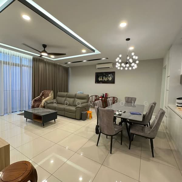 Servis Apartment untuk Dijual di The Park 2 - Gordon Tong - Living Room - PropertyGuru.com.my