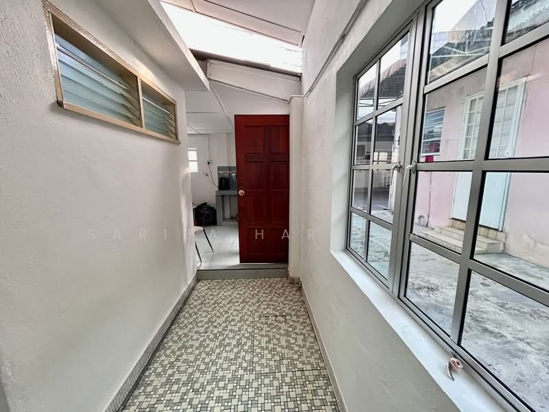 2-storey Terraced House for Sale in Seksyen 10 (Shah Alam) - Sariza Hartanah - Entrance - PropertyGuru.com.my