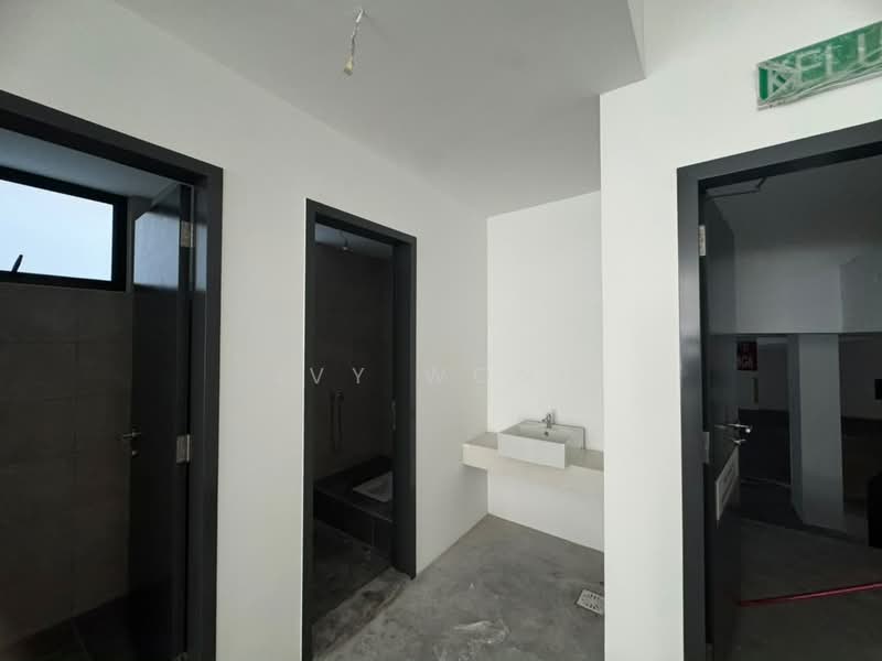 Pejabat untuk Disewa di Puchong (Selangor) - Ivy Wong - Bathroom - PropertyGuru.com.my