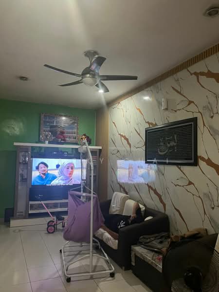 Rumah Teres 1 Tingkat untuk Dijual di Bandar Putra (Kulai) - Jacky Chai - Living Room - PropertyGuru.com.my