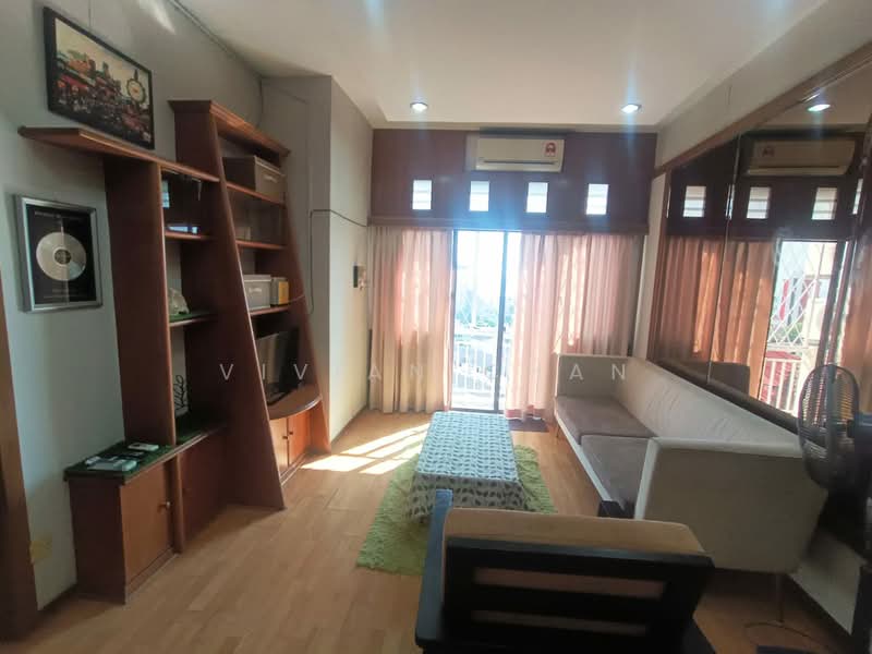 Kondominium untuk Disewa di Indah Bay Condominium - Vivian Chan - Living Room - PropertyGuru.com.my