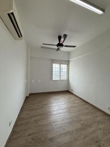 Kondominium untuk Disewa di Continental Heights - Ray Chong - Bedroom - PropertyGuru.com.my