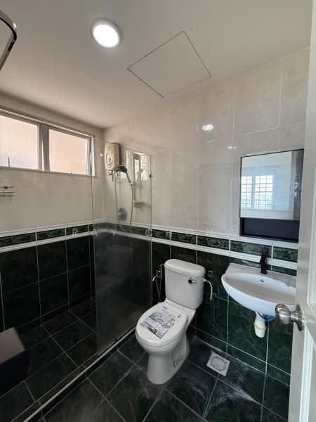 Kondominium untuk Disewa di Continental Heights - Ray Chong - Bathroom - PropertyGuru.com.my