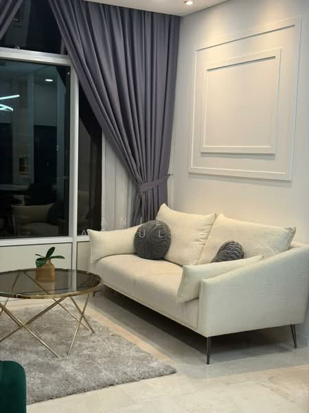 Servis Apartment untuk Disewa di Sky Suites @ KLCC - Anizah Abdullah - Living Room - PropertyGuru.com.my