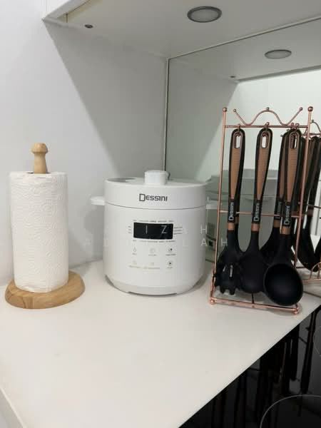 Servis Apartment untuk Disewa di Sky Suites @ KLCC - Anizah Abdullah - Kitchen - PropertyGuru.com.my