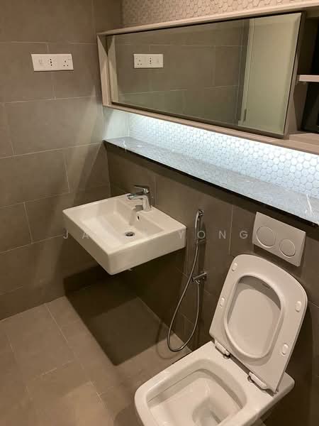 Servis Apartment untuk Disewa di Lucentia Residences - Jacky Yong - Bathroom - PropertyGuru.com.my