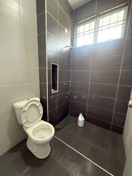 2-storey Terraced House for Sale in Taman Bestari Indah (Ulu Tiram) - May Khoo - Bathroom - PropertyGuru.com.my