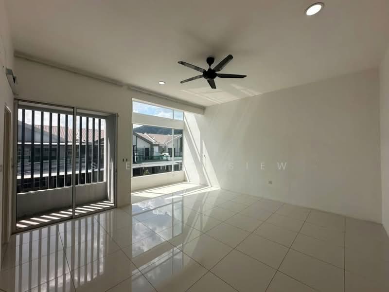 2.5-storey Terraced House for Sale in Ipoh (Perak) - Stephen Siew - Living Room - PropertyGuru.com.my