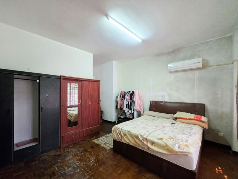 Condominium for Sale at Emerald Hill Condominium - Zul Syafiq - Bedroom - PropertyGuru.com.my