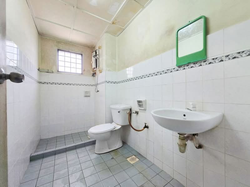 Condominium for Sale at Emerald Hill Condominium - Zul Syafiq - Bathroom - PropertyGuru.com.my
