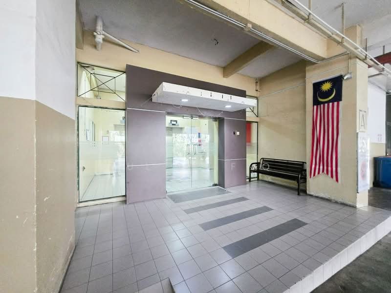 Condominium for Sale at Emerald Hill Condominium - Zul Syafiq - Entrance - PropertyGuru.com.my