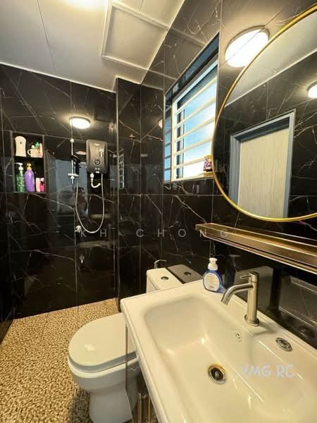 Rumah Teres 2 Tingkat untuk Disewa di Bandar Botanic (Klang) - KH Chong - Bathroom - PropertyGuru.com.my